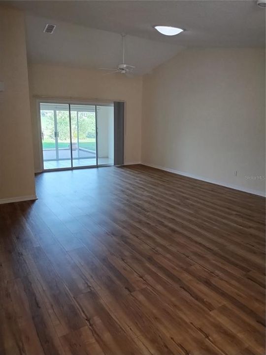 В аренду: $1,900 (2 спален, 2 ванн, 1494 Квадратных фут)