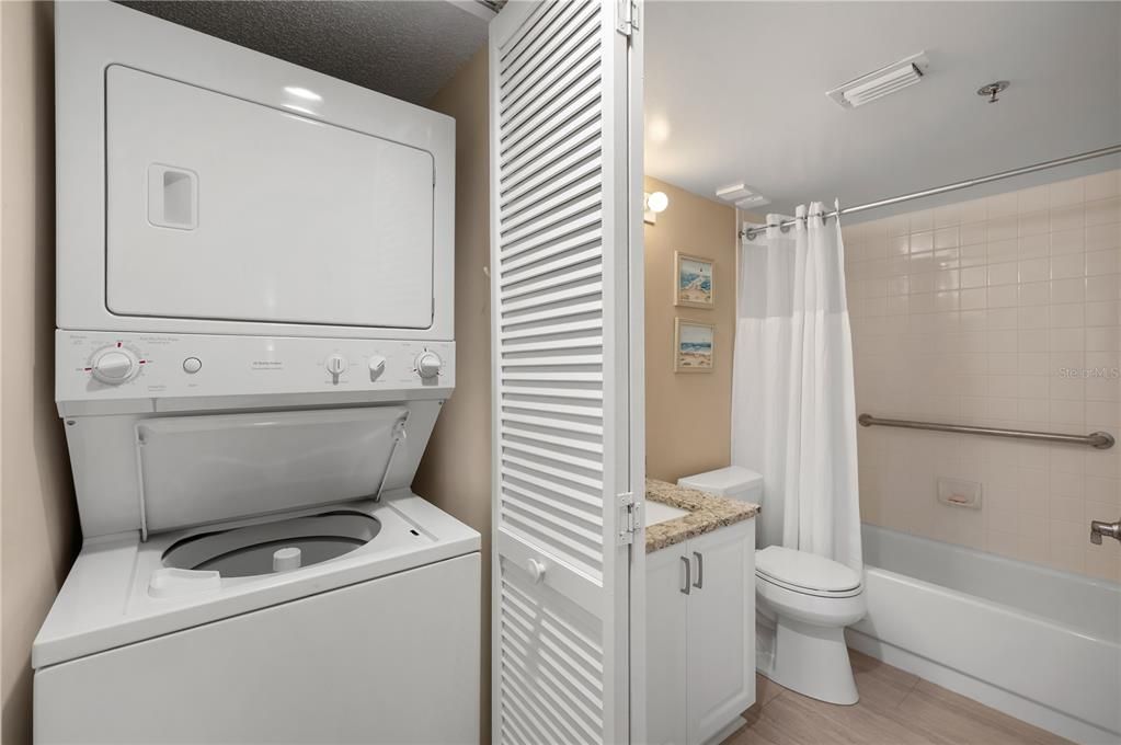 For Sale: $159,900 (2 beds, 2 baths, 978 Square Feet)