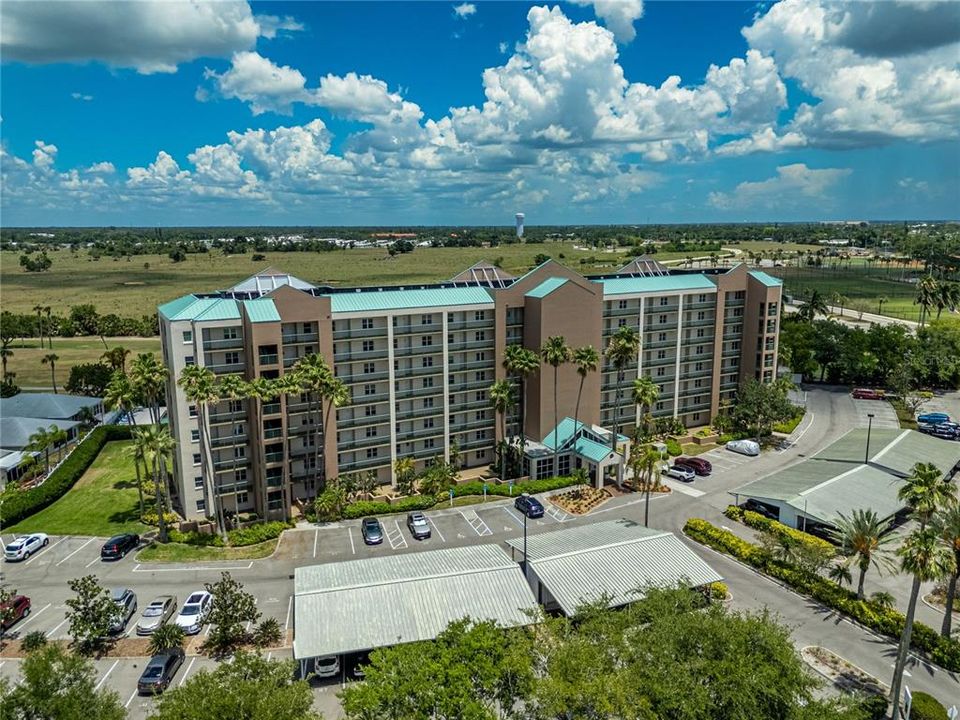 For Sale: $159,900 (2 beds, 2 baths, 978 Square Feet)