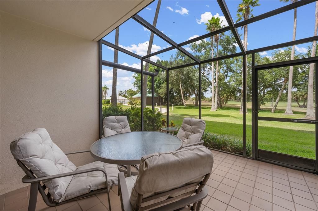 For Sale: $159,900 (2 beds, 2 baths, 978 Square Feet)