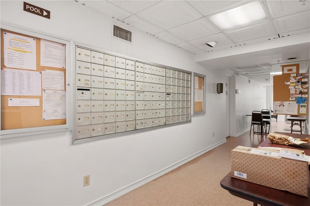 For Sale: $159,900 (2 beds, 2 baths, 978 Square Feet)