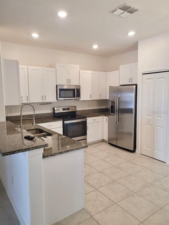 For Sale: $280,000 (3 beds, 2 baths, 1634 Square Feet)