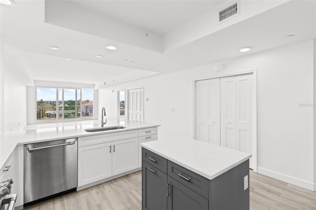 For Sale: $850,000 (3 beds, 2 baths, 1850 Square Feet)