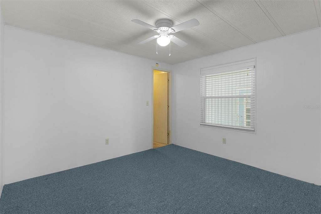 Activo con contrato: $115,000 (2 camas, 2 baños, 828 Pies cuadrados)