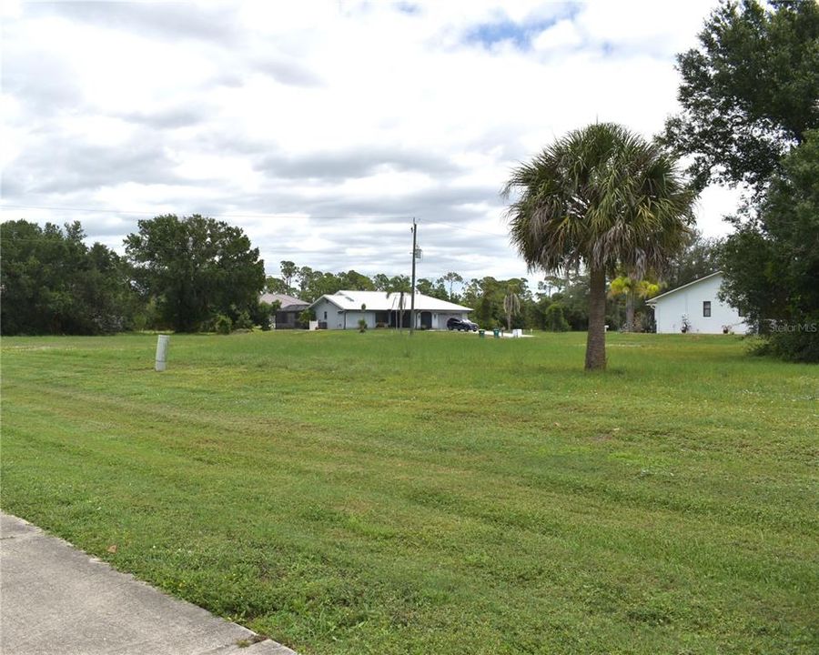 На продажу: $43,000 (0.22 acres)