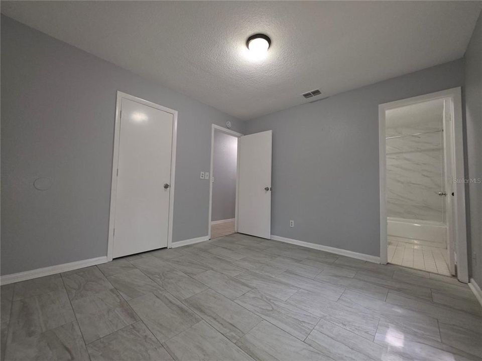 For Rent: $1,200 (3 beds, 2 baths, 960 Square Feet)