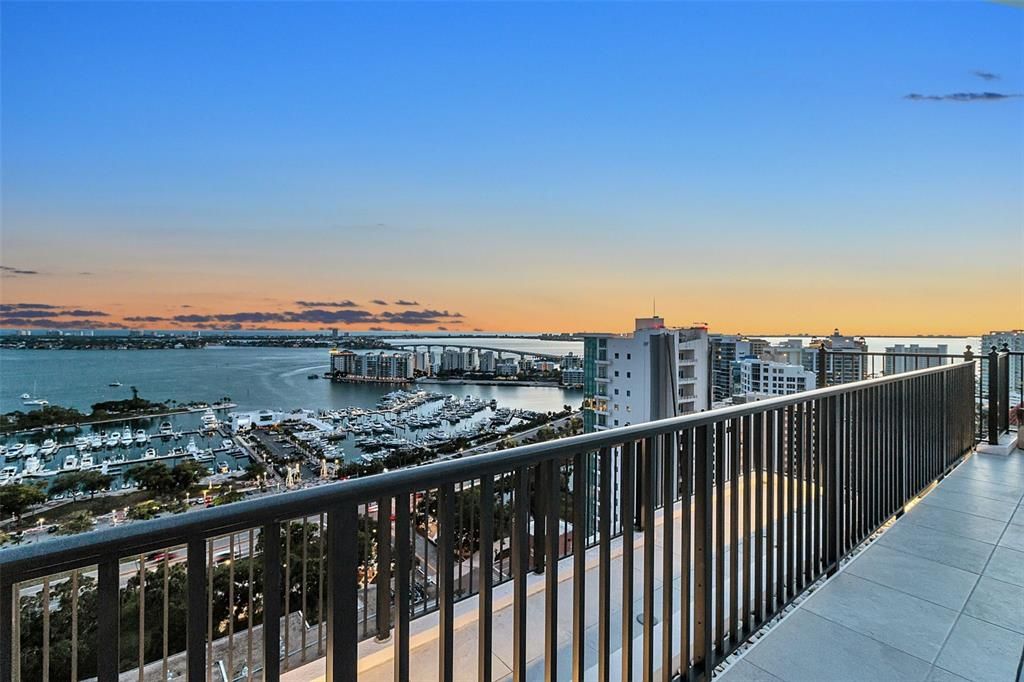 For Sale: $1,995,000 (3 beds, 3 baths, 2229 Square Feet)