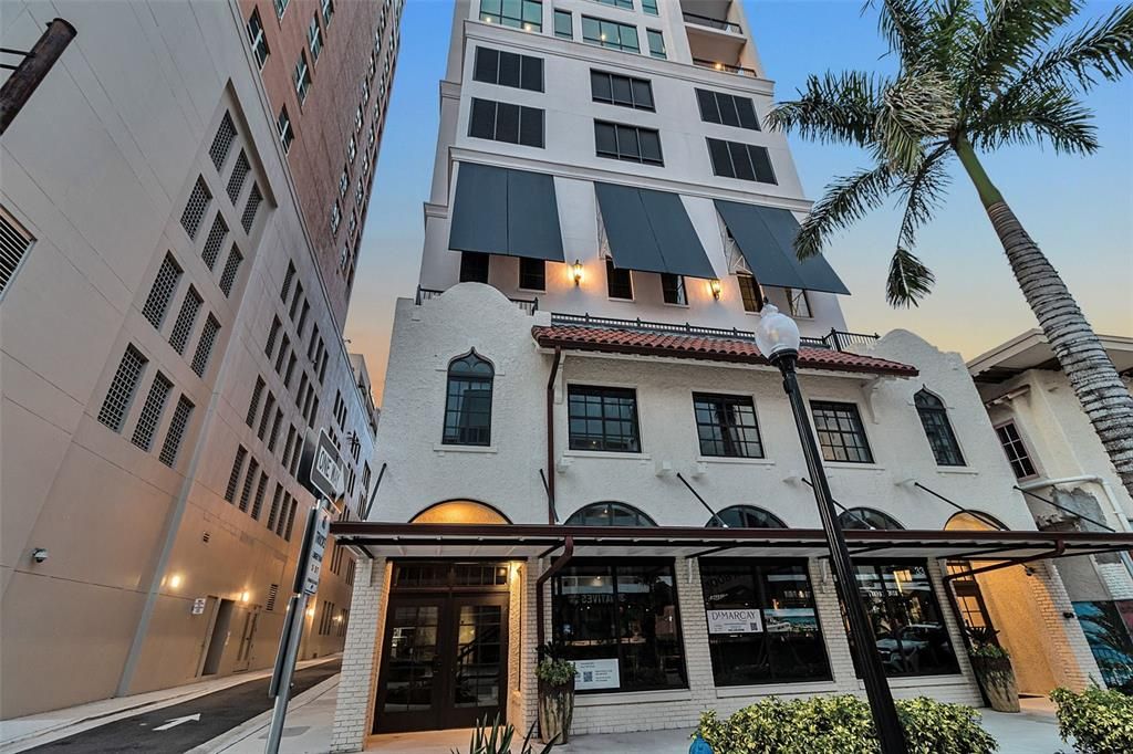 For Sale: $1,995,000 (3 beds, 3 baths, 2229 Square Feet)