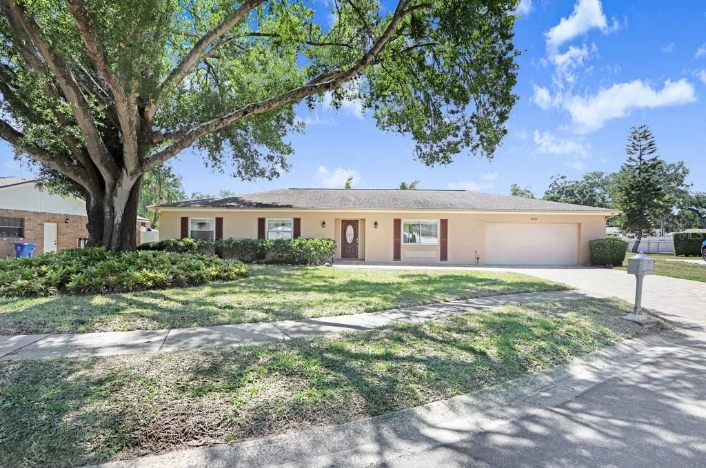 Active With Contract: $450,000 (4 beds, 2 baths, 1865 Square Feet)