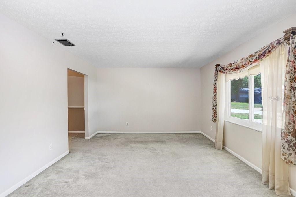 Active With Contract: $450,000 (4 beds, 2 baths, 1865 Square Feet)