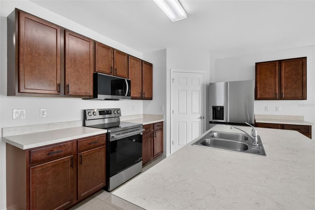En Venta: $289,007 (4 camas, 2 baños, 1828 Pies cuadrados)