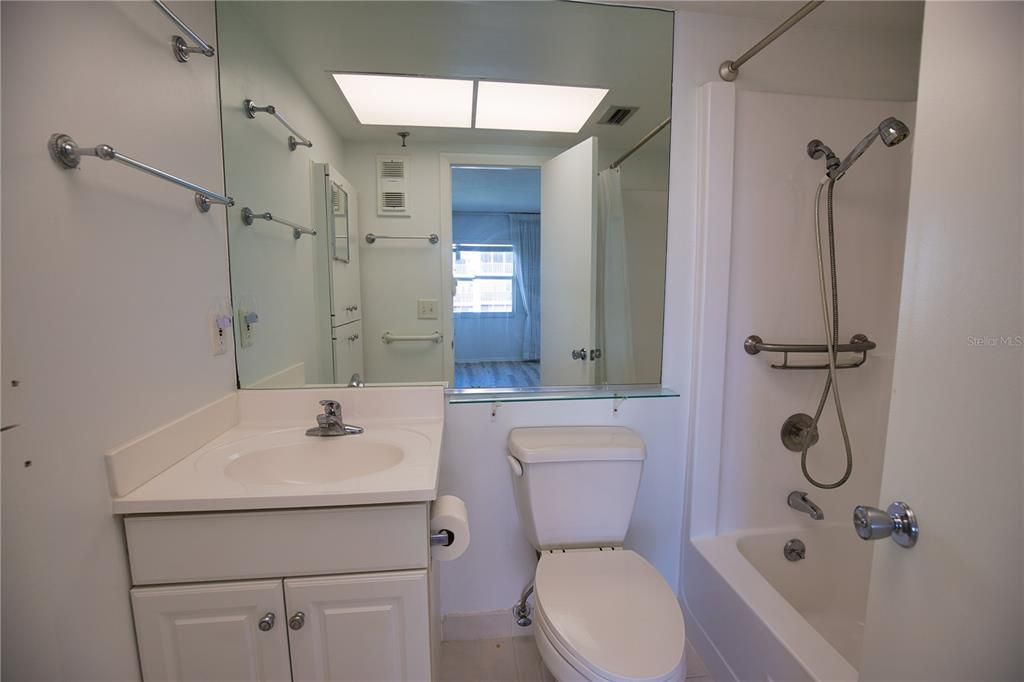 For Rent: $1,750 (2 beds, 2 baths, 900 Square Feet)