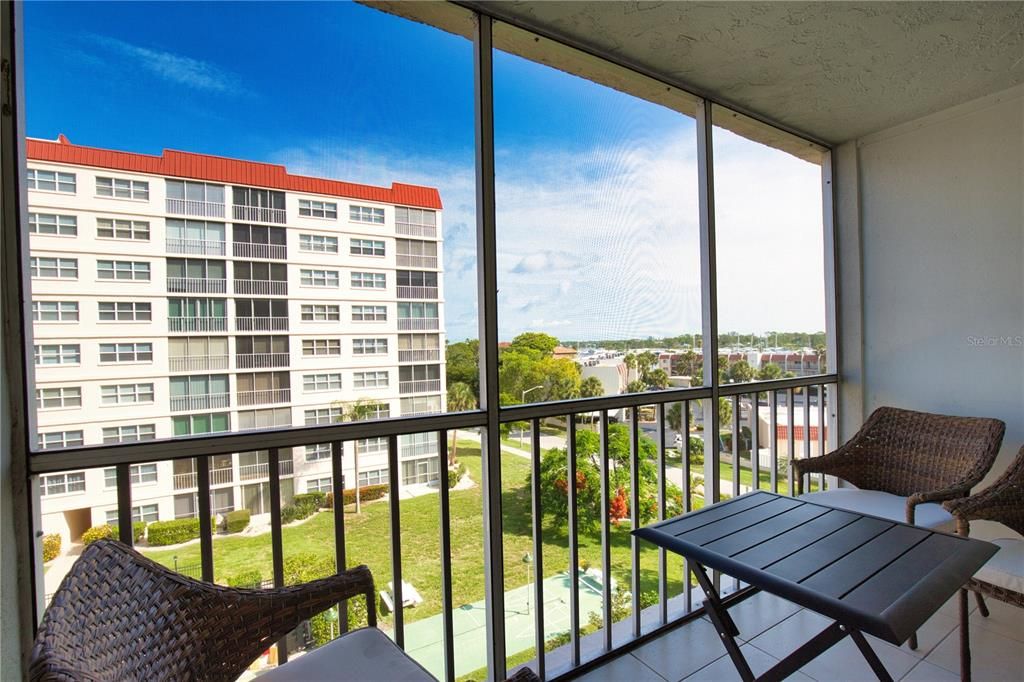 For Rent: $1,750 (2 beds, 2 baths, 900 Square Feet)