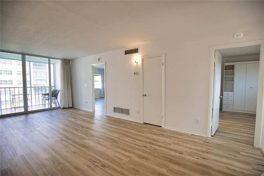 For Rent: $1,750 (2 beds, 2 baths, 900 Square Feet)