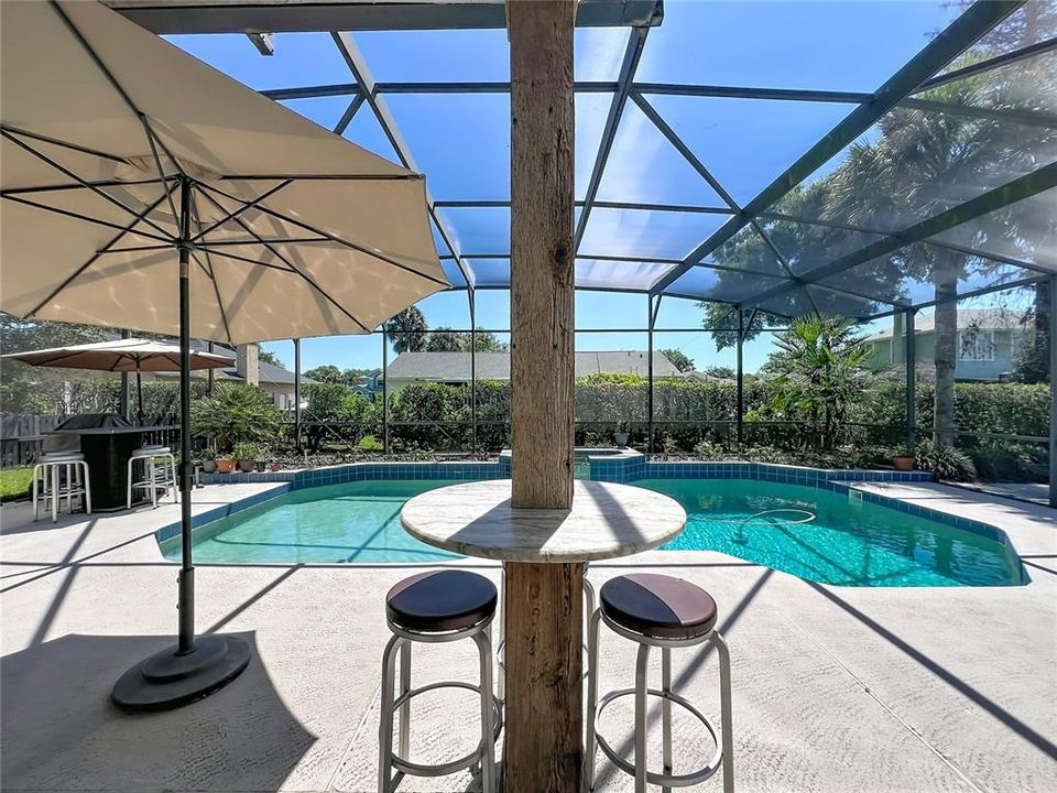 Activo con contrato: $824,000 (4 camas, 3 baños, 3040 Pies cuadrados)