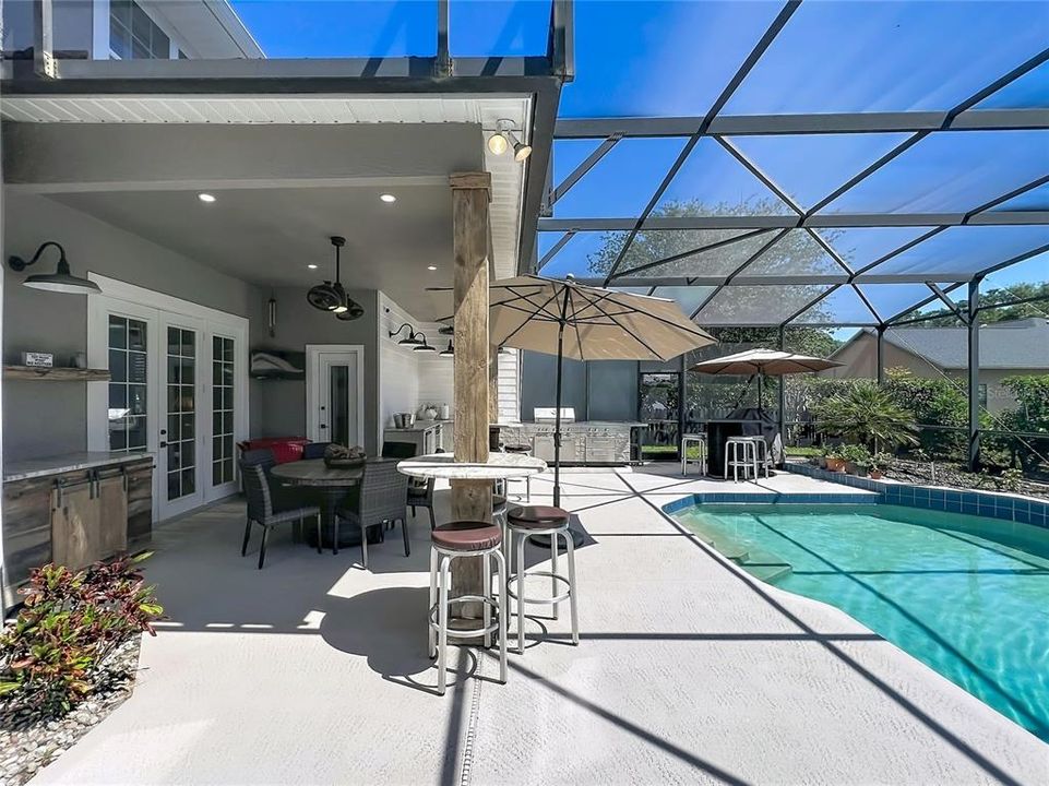 Activo con contrato: $824,000 (4 camas, 3 baños, 3040 Pies cuadrados)