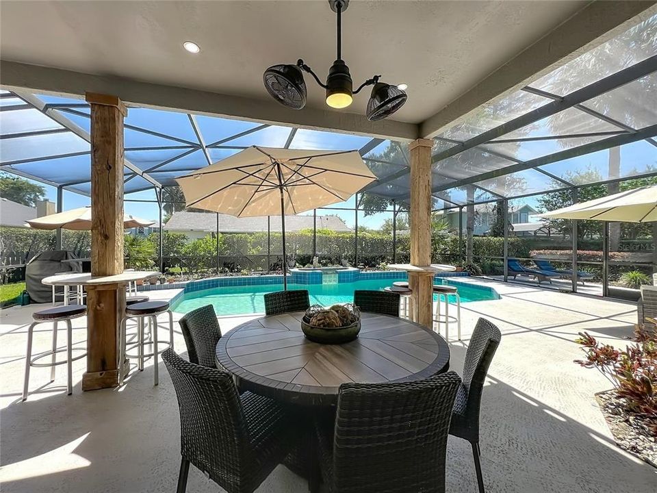 Activo con contrato: $824,000 (4 camas, 3 baños, 3040 Pies cuadrados)