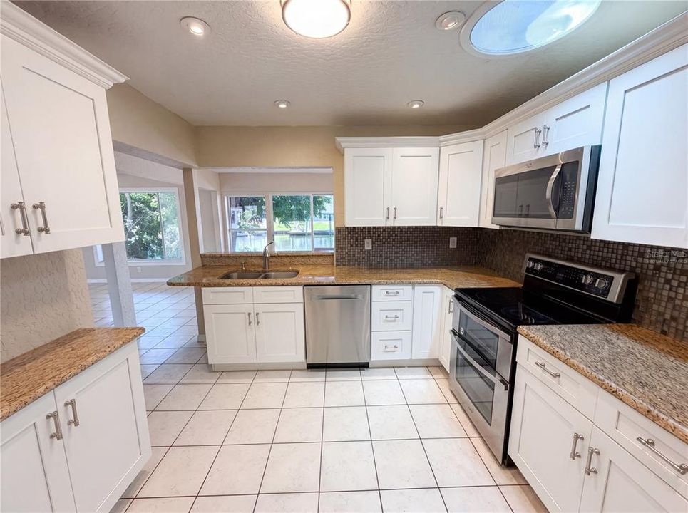 For Sale: $640,000 (4 beds, 3 baths, 2140 Square Feet)