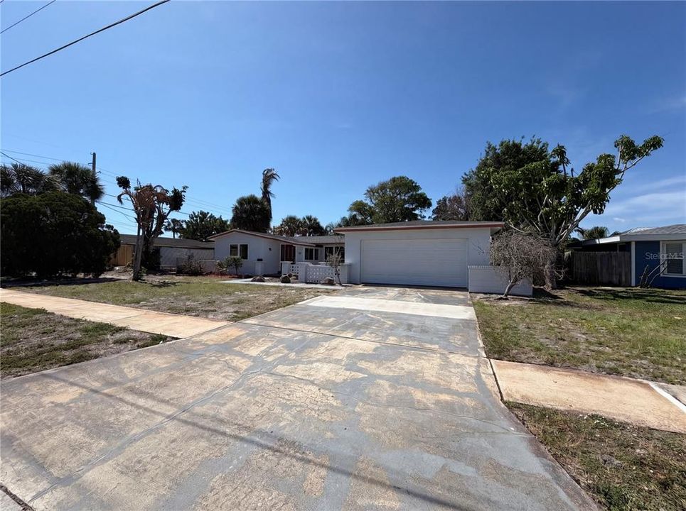 For Sale: $640,000 (4 beds, 3 baths, 2140 Square Feet)