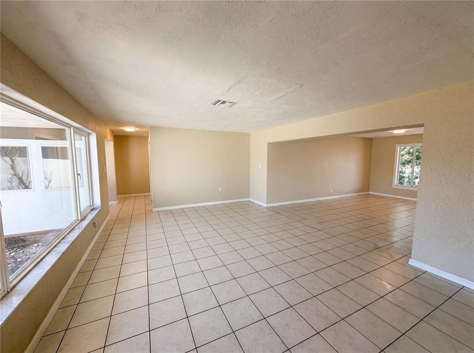 For Sale: $640,000 (4 beds, 3 baths, 2140 Square Feet)
