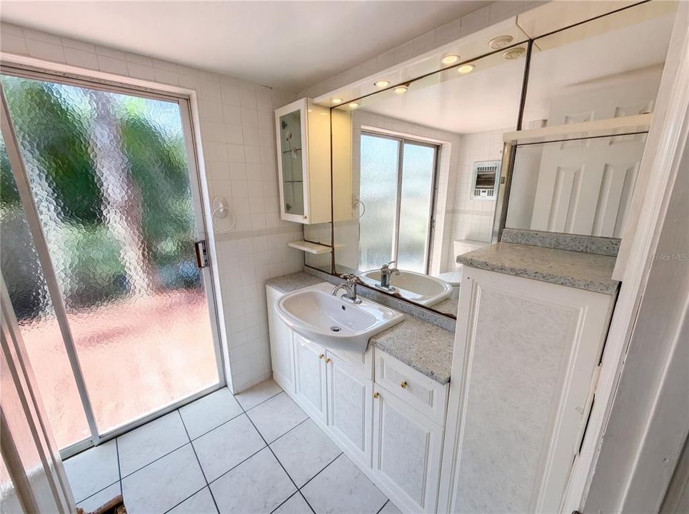 For Sale: $640,000 (4 beds, 3 baths, 2140 Square Feet)