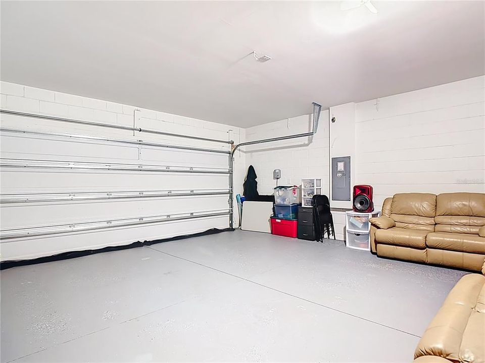For Rent: $2,000 (3 beds, 2 baths, 1725 Square Feet)