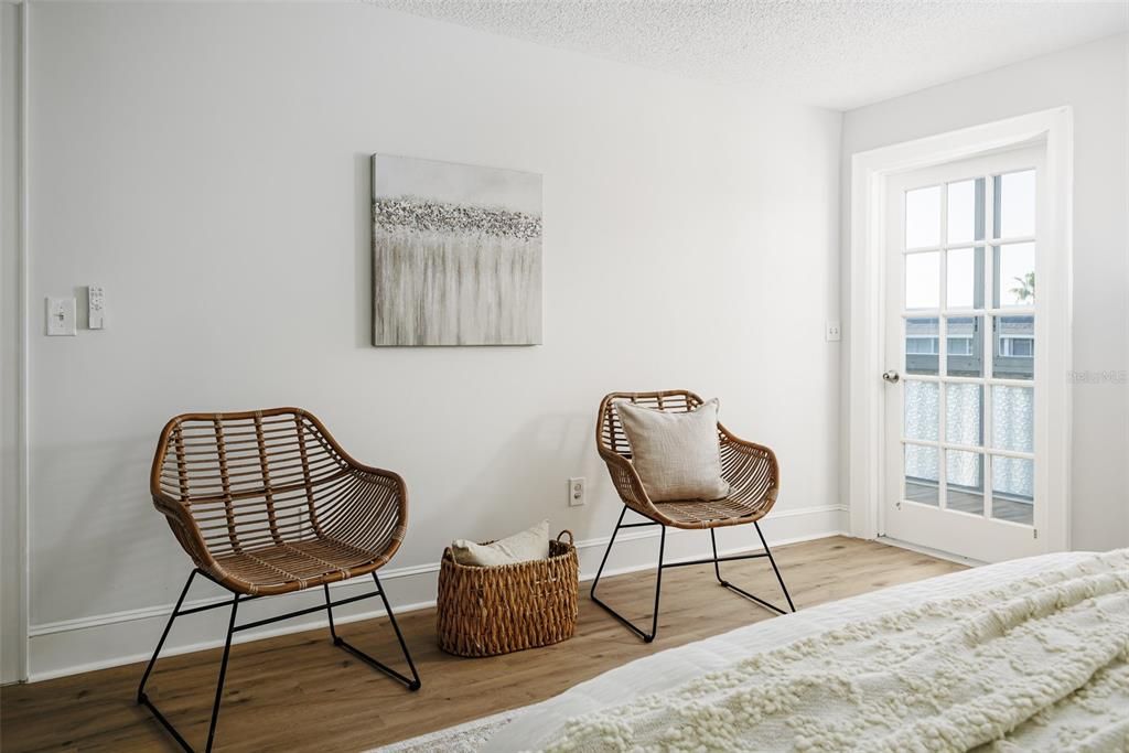 Active With Contract: $234,900 (2 beds, 2 baths, 1300 Square Feet)