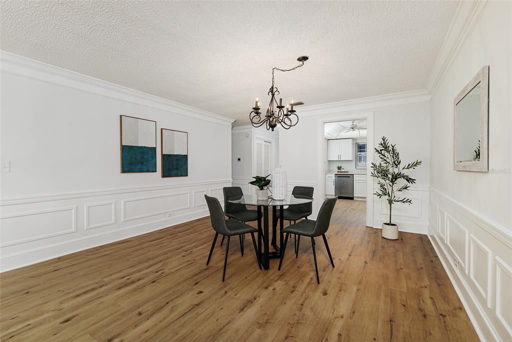 Active With Contract: $234,900 (2 beds, 2 baths, 1300 Square Feet)