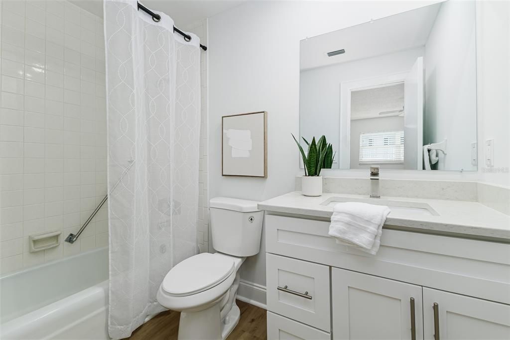 Active With Contract: $234,900 (2 beds, 2 baths, 1300 Square Feet)