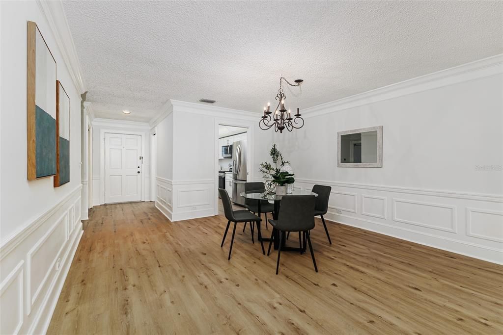 Active With Contract: $234,900 (2 beds, 2 baths, 1300 Square Feet)
