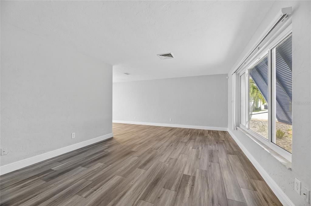 For Rent: $4,200 (3 beds, 2 baths, 1636 Square Feet)