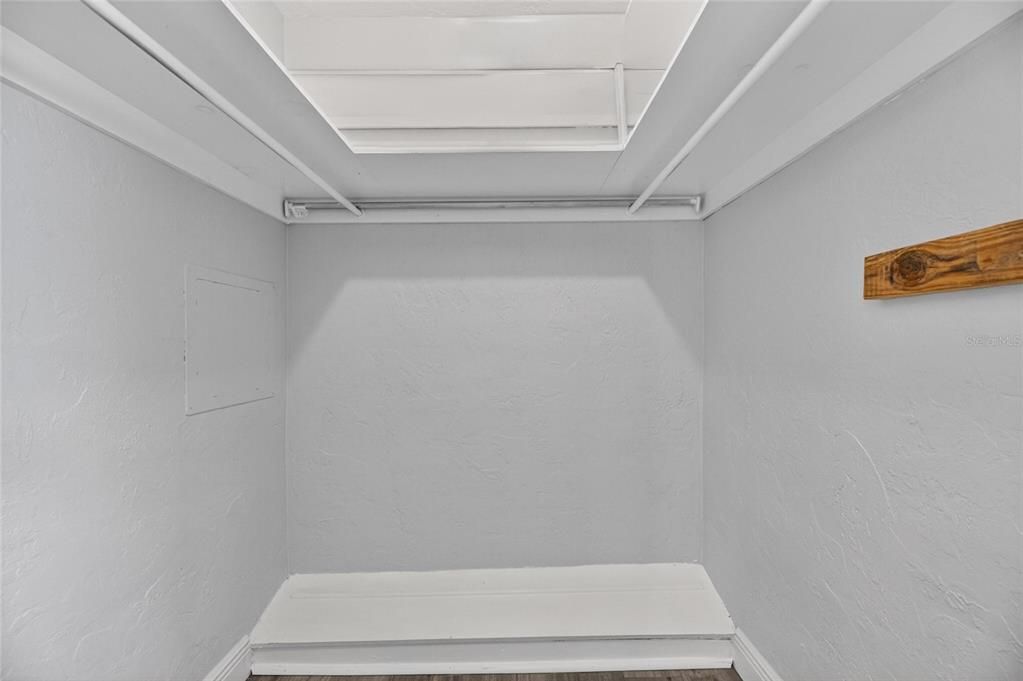 For Rent: $4,200 (3 beds, 2 baths, 1636 Square Feet)