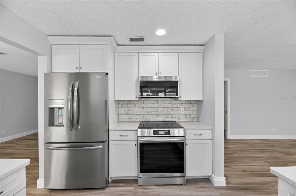 For Rent: $4,200 (3 beds, 2 baths, 1636 Square Feet)