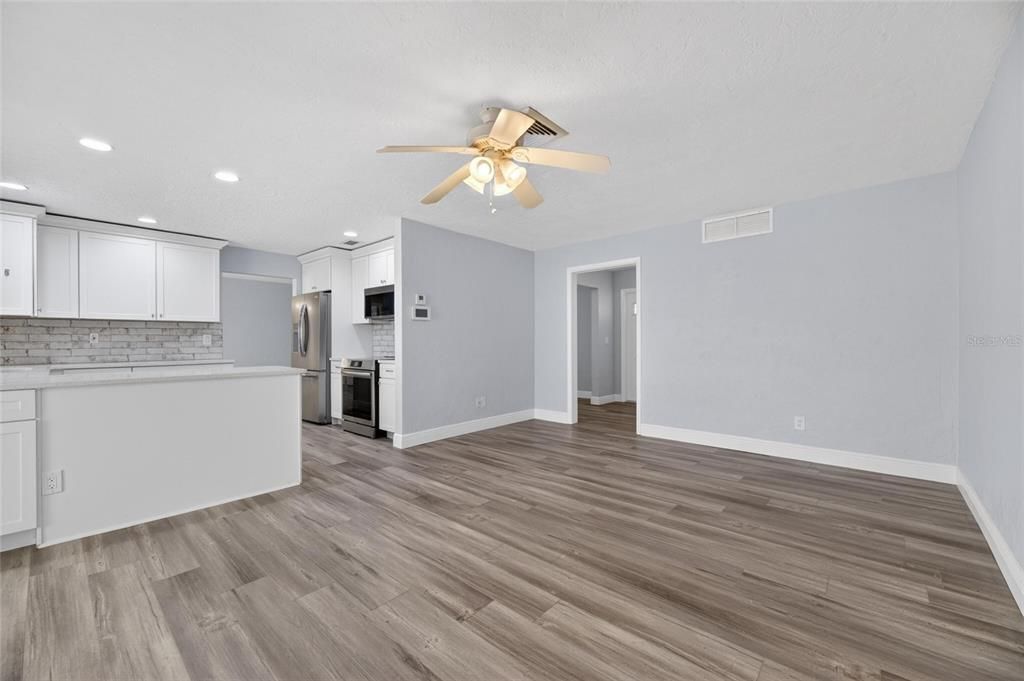 For Rent: $4,200 (3 beds, 2 baths, 1636 Square Feet)