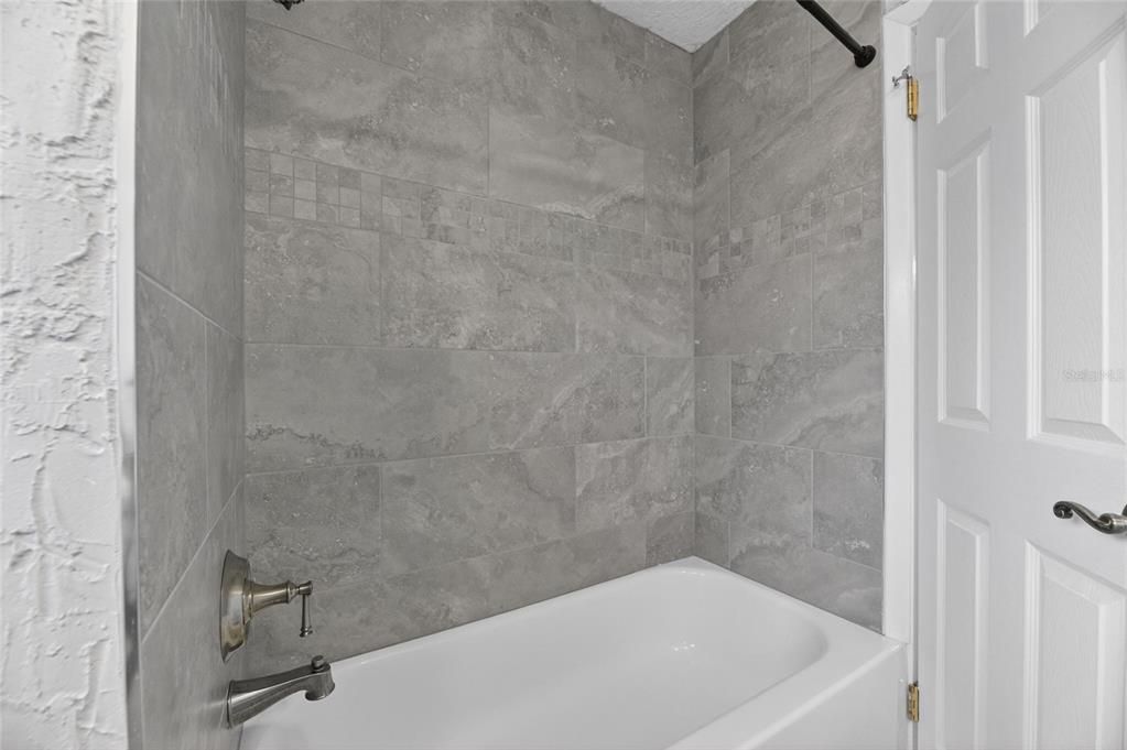 For Rent: $4,200 (3 beds, 2 baths, 1636 Square Feet)