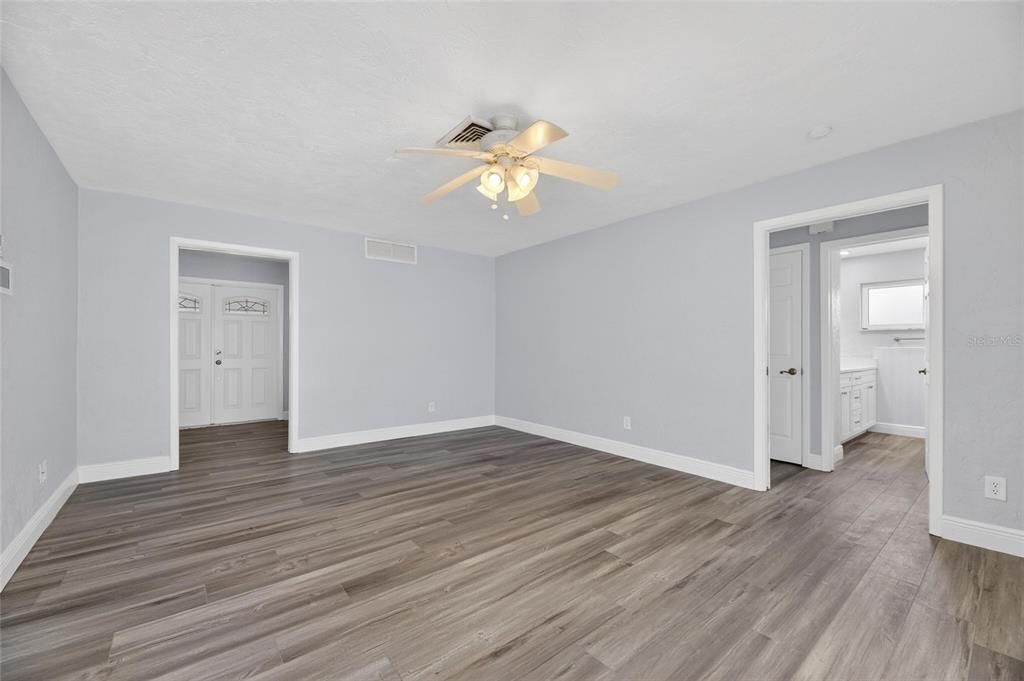 For Rent: $4,200 (3 beds, 2 baths, 1636 Square Feet)