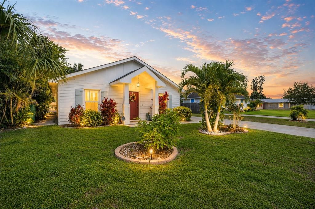 For Sale: $465,000 (3 beds, 2 baths, 1620 Square Feet)