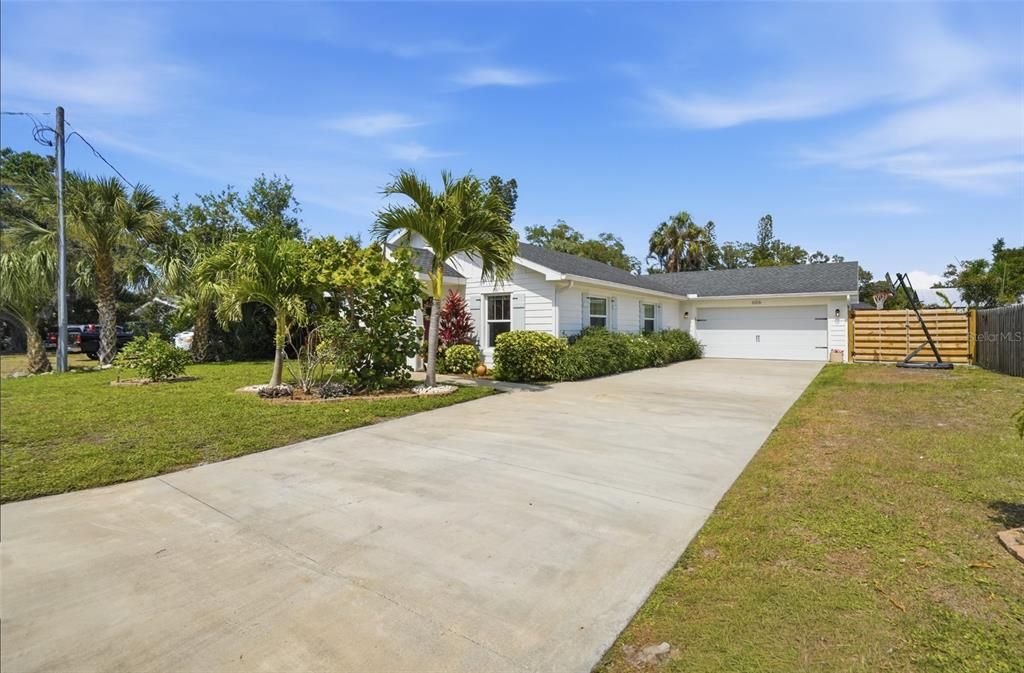 For Sale: $465,000 (3 beds, 2 baths, 1620 Square Feet)