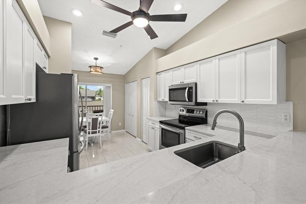For Sale: $345,000 (2 beds, 2 baths, 1333 Square Feet)