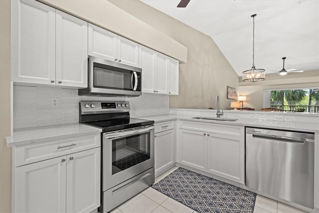 For Sale: $345,000 (2 beds, 2 baths, 1333 Square Feet)