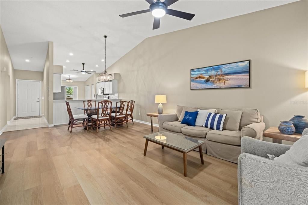 For Sale: $345,000 (2 beds, 2 baths, 1333 Square Feet)