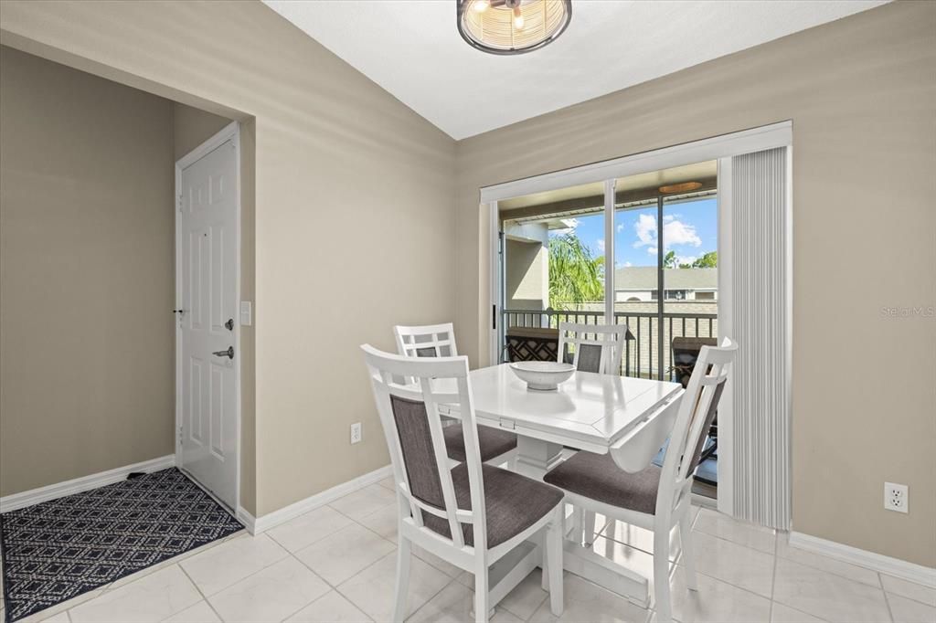 For Sale: $345,000 (2 beds, 2 baths, 1333 Square Feet)