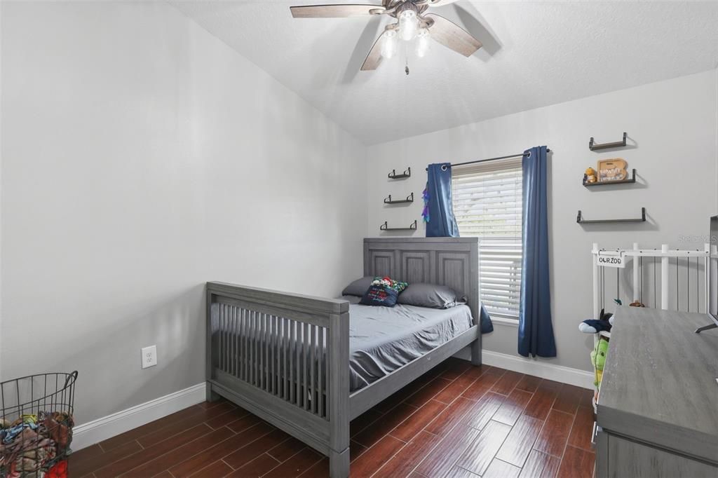 Activo con contrato: $420,000 (4 camas, 2 baños, 2021 Pies cuadrados)