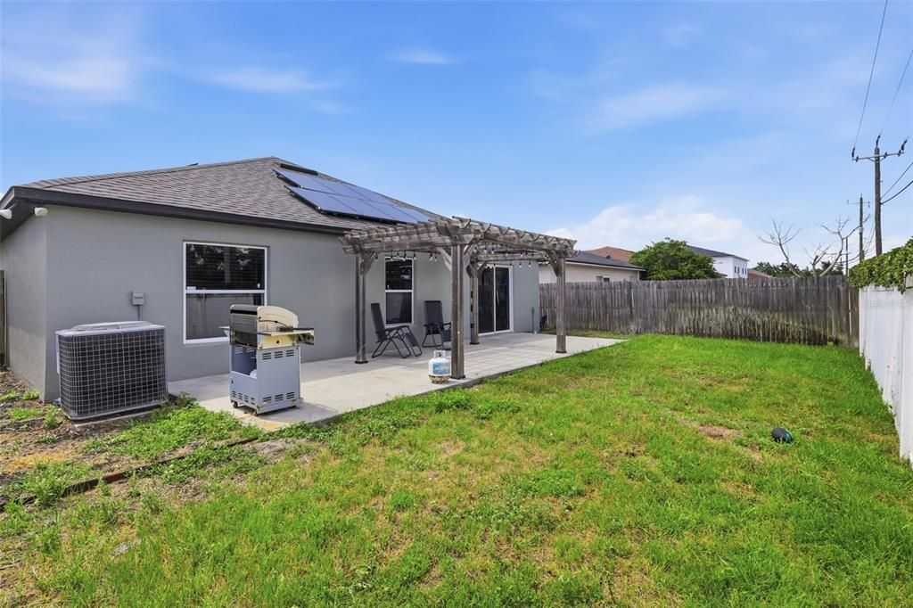Activo con contrato: $420,000 (4 camas, 2 baños, 2021 Pies cuadrados)