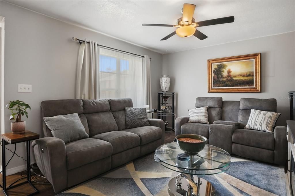 Activo con contrato: $260,000 (3 camas, 2 baños, 1565 Pies cuadrados)