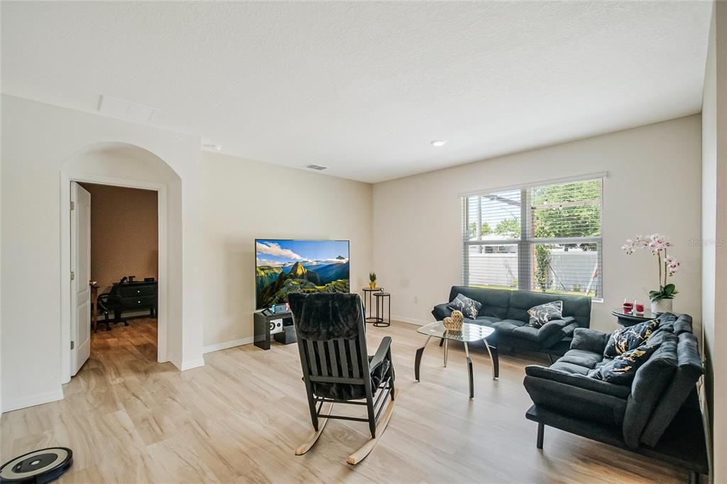 For Sale: $339,000 (4 beds, 2 baths, 1851 Square Feet)