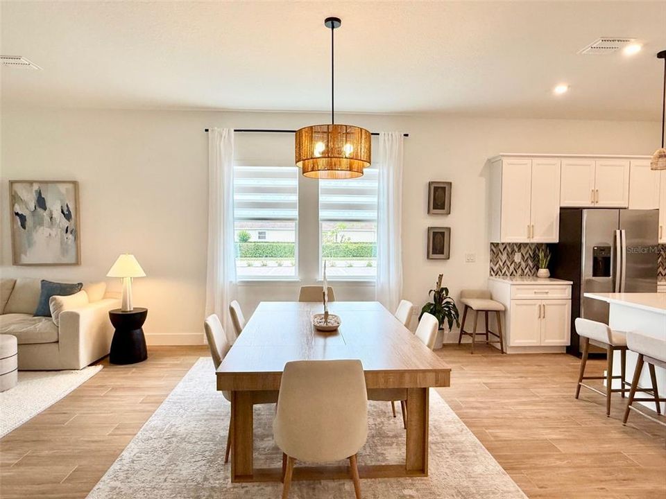 For Rent: $2,650 (3 beds, 2 baths, 2004 Square Feet)