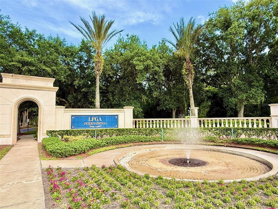 For Rent: $2,650 (3 beds, 2 baths, 2004 Square Feet)