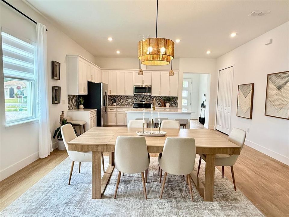 For Rent: $2,650 (3 beds, 2 baths, 2004 Square Feet)