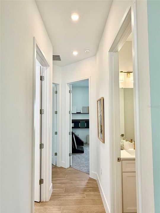 For Rent: $2,650 (3 beds, 2 baths, 2004 Square Feet)